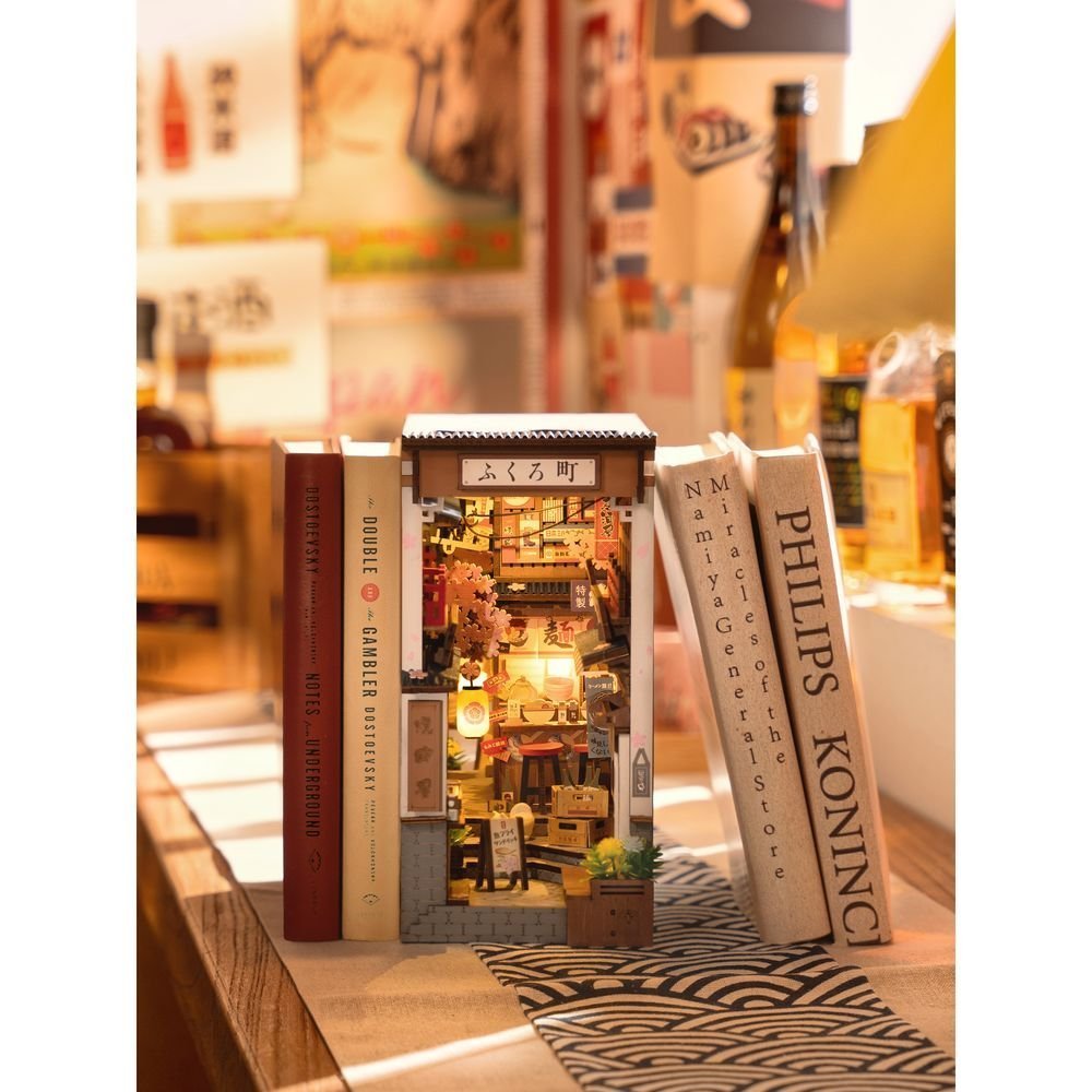 Maqueta sujetalibros Sakura Wine Alley de Robotime con luz LED